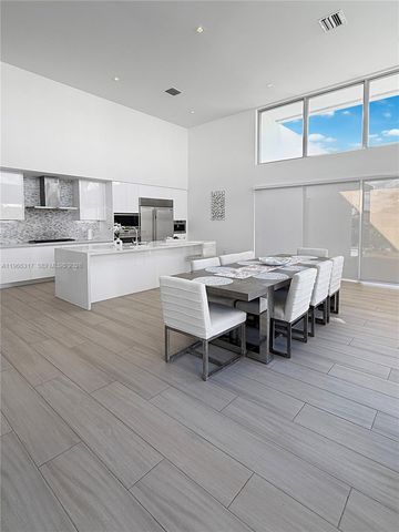 16582 S Botaniko Dr S, Weston, FL 33326