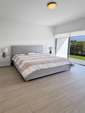 16582 S Botaniko Dr S, Weston, FL 33326