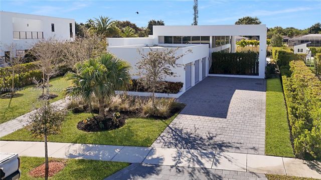 16582 S Botaniko Dr S, Weston, FL 33326