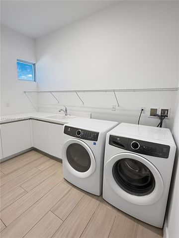 16582 S Botaniko Dr S, Weston, FL 33326