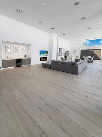 16582 S Botaniko Dr S, Weston, FL 33326