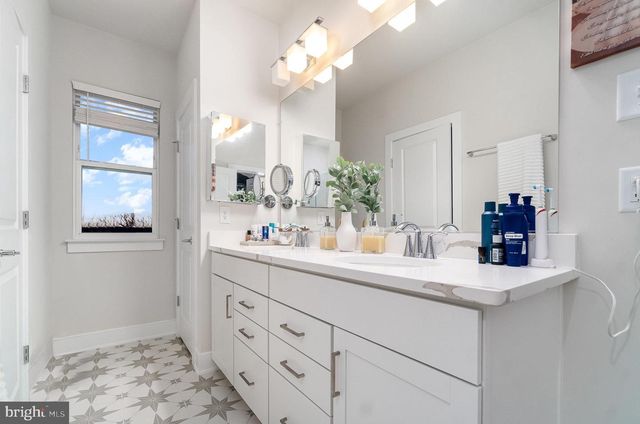 17246 TURNSTONE DR, Dumfries, VA 22026