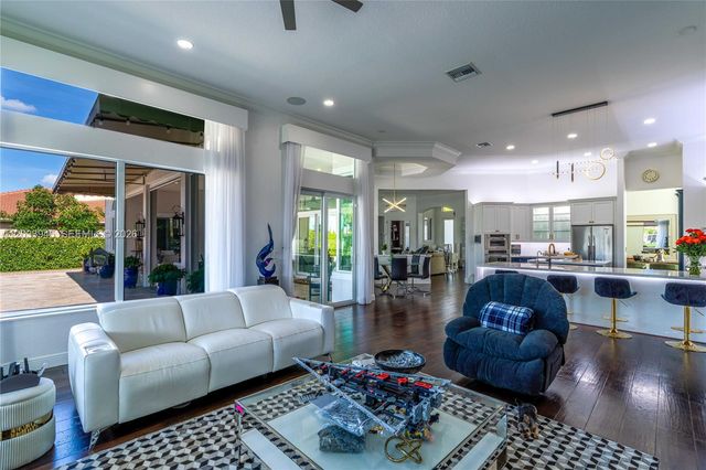15253 SW 40th St 0, Davie, FL 33331