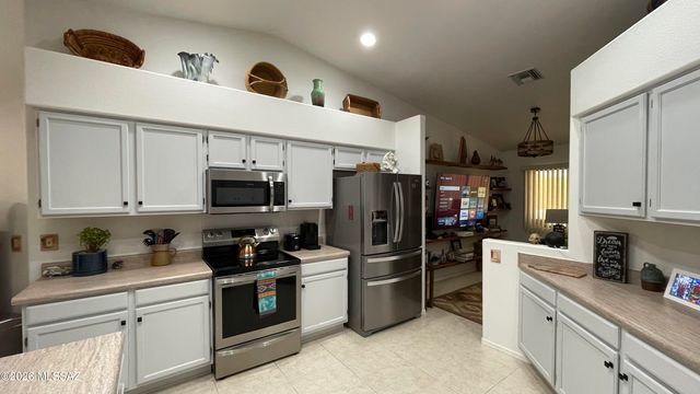 55 N Wellspring Drive, Green Valley, AZ 85614