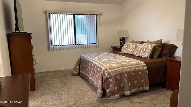 55 N Wellspring Drive, Green Valley, AZ 85614