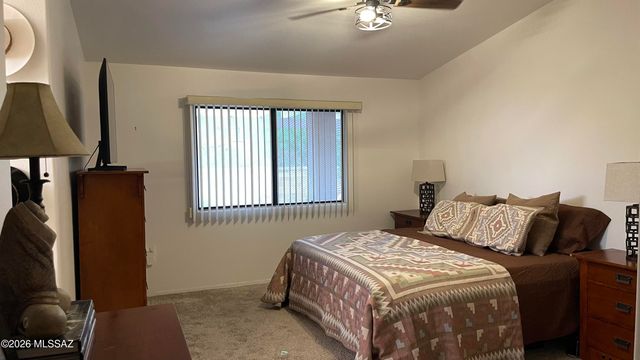 55 N Wellspring Drive, Green Valley, AZ 85614