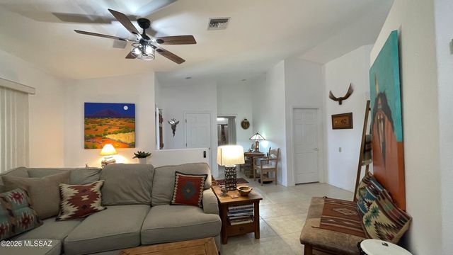 55 N Wellspring Drive, Green Valley, AZ 85614