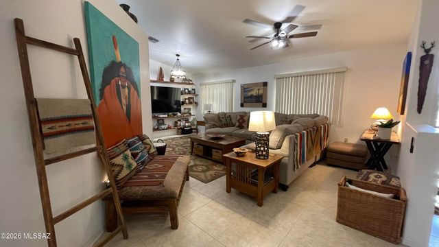 55 N Wellspring Drive, Green Valley, AZ 85614