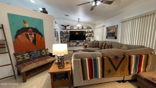 55 N Wellspring Drive, Green Valley, AZ 85614
