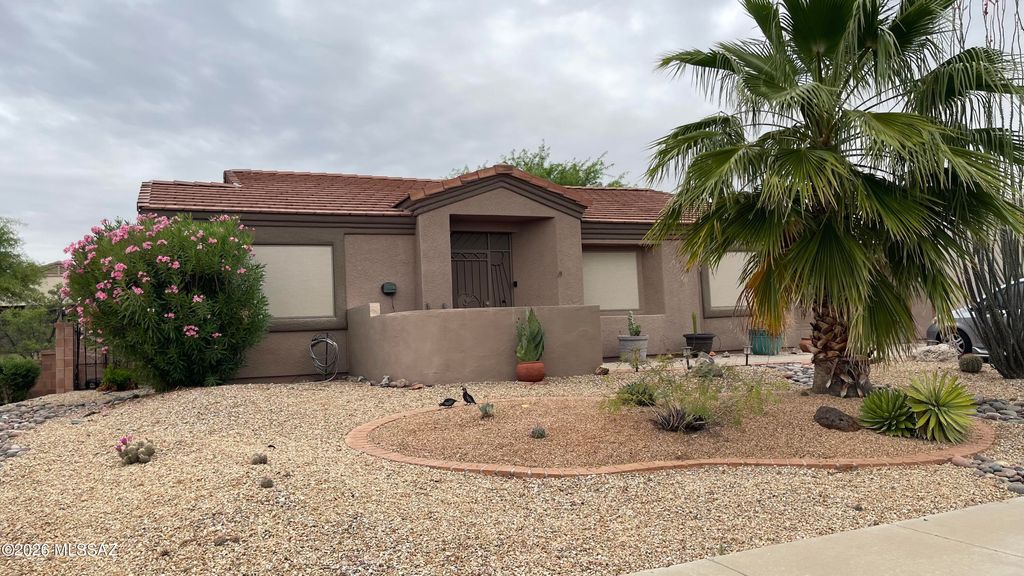 55 N Wellspring Drive, Green Valley, AZ 85614