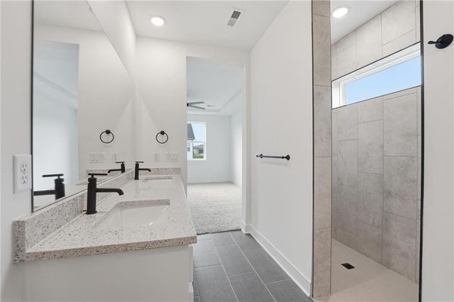 1812 Halls Creek Avenue, Raymore, MO 64083