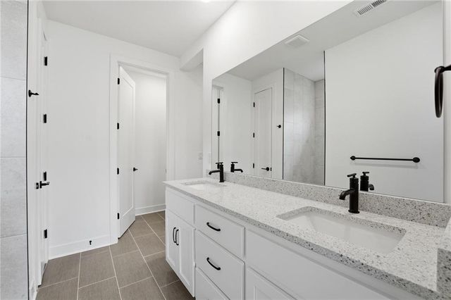 1812 Halls Creek Avenue, Raymore, MO 64083