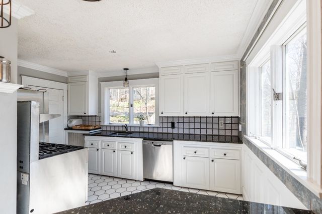 167-169 Walker Rd, Swampscott, MA 01907