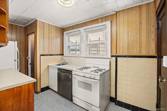 8973 215th Street, Queens Village, NY 11427