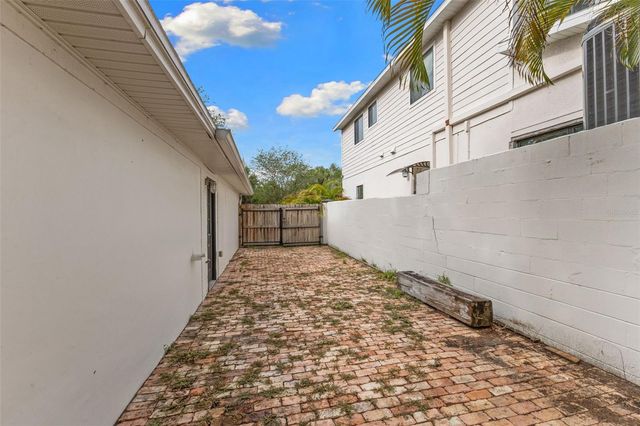 4009 W SAN RAFAEL STREET, Tampa, FL 33629