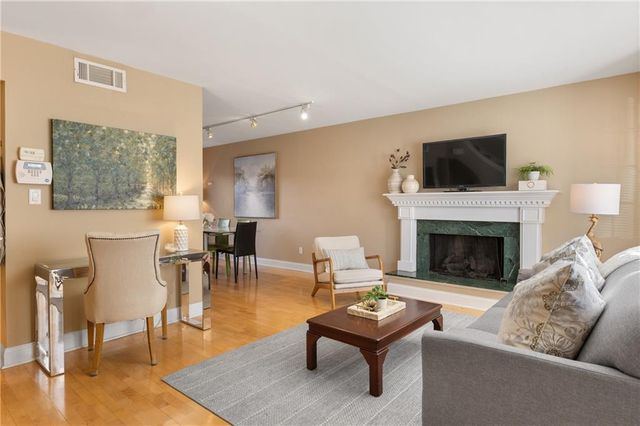 136 Peachtree Memorial NW Drive NJ10, Atlanta, GA 30309