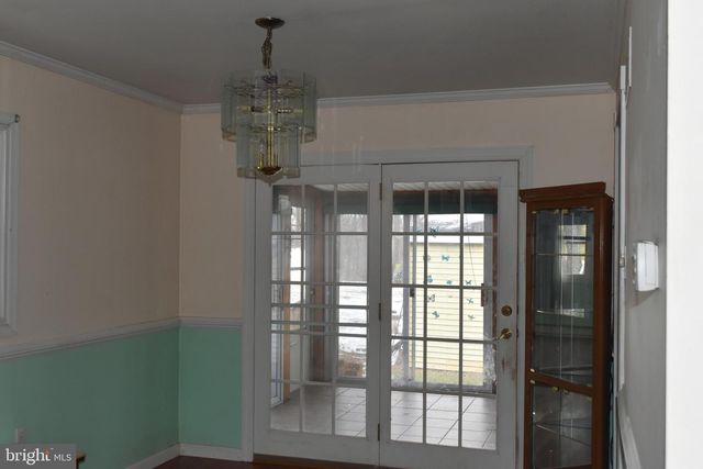 5 LOCUST CIR, Etters, PA 17319