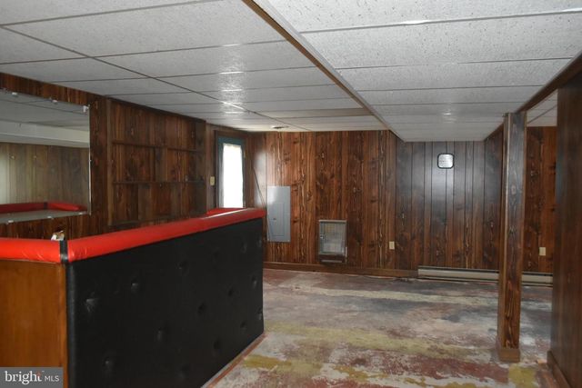 5 LOCUST CIR, Etters, PA 17319