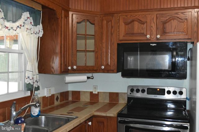 5 LOCUST CIR, Etters, PA 17319