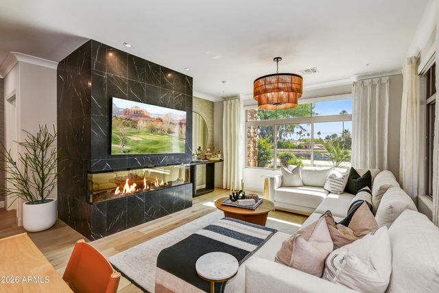 4909 N WOODMERE FAIRWAY -- 1012, Scottsdale, AZ 85251