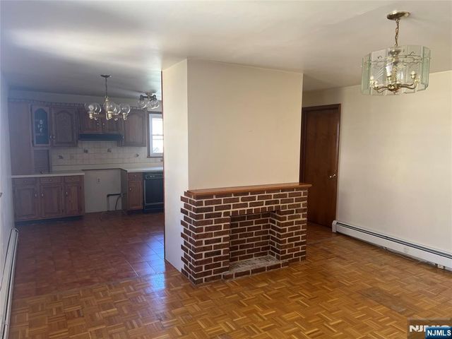 195 Walnut Street, Newark, NJ 07105