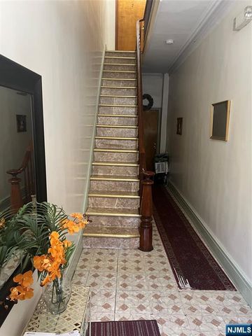 195 Walnut Street, Newark, NJ 07105
