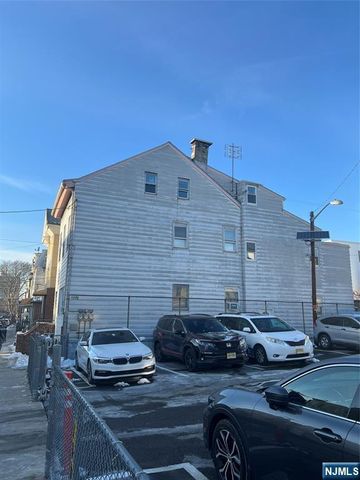 195 Walnut Street, Newark, NJ 07105
