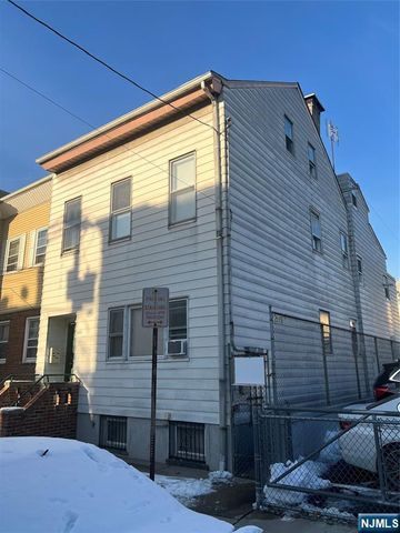 195 Walnut Street, Newark, NJ 07105