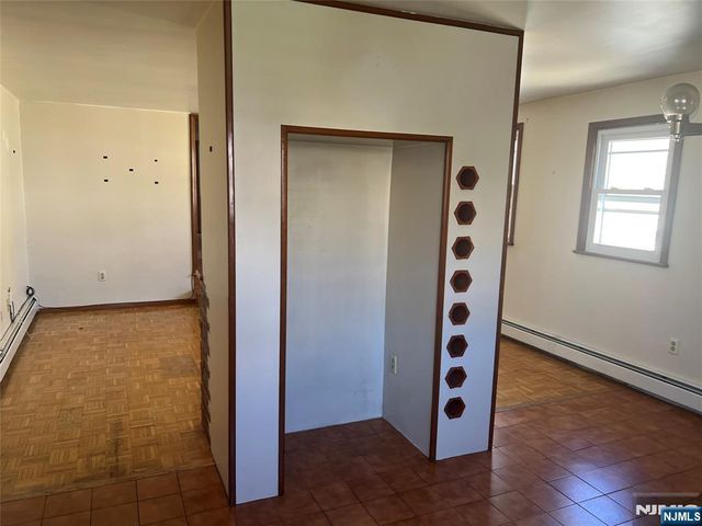 195 Walnut Street, Newark, NJ 07105