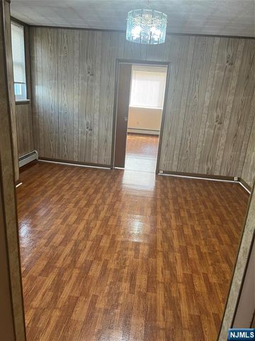 195 Walnut Street, Newark, NJ 07105