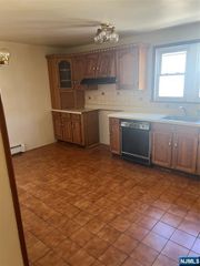 195 Walnut Street, Newark, NJ 07105