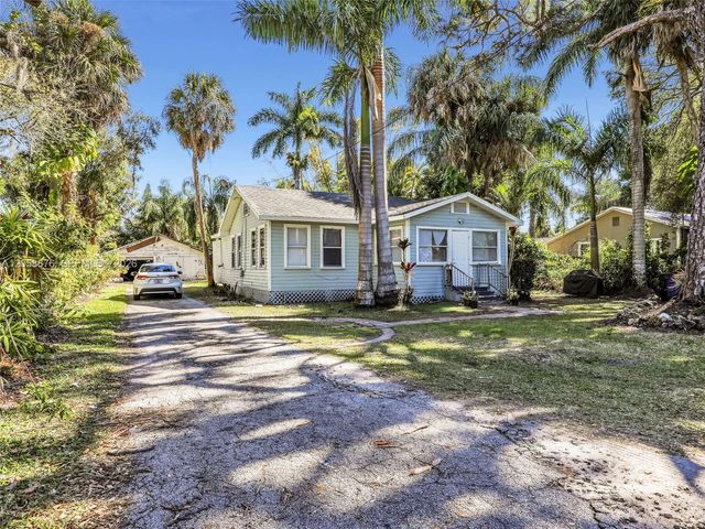 1132 River Rd, North Fort Myers, FL 33903