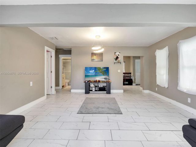 1132 River Rd, North Fort Myers, FL 33903