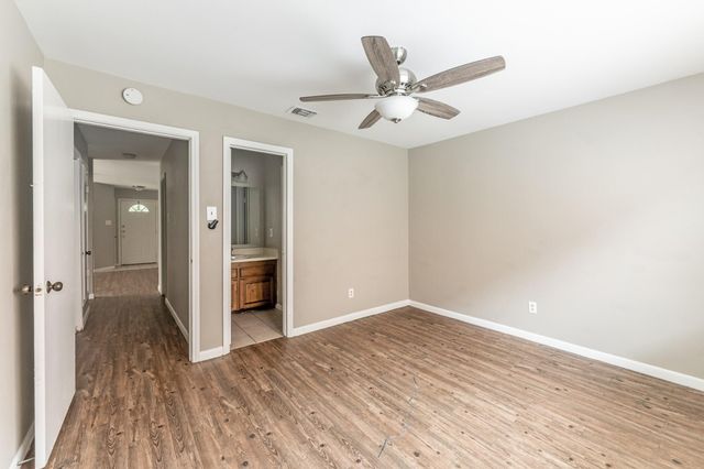 2402 Sycamore Avenue A1, Huntsville, TX 77340
