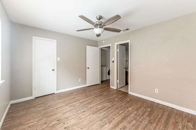 2402 Sycamore Avenue A1, Huntsville, TX 77340