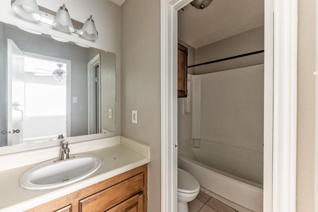 2402 Sycamore Avenue A1, Huntsville, TX 77340