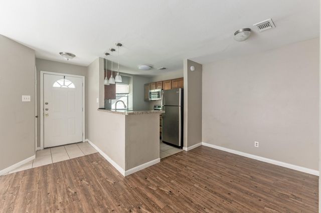 2402 Sycamore Avenue A1, Huntsville, TX 77340