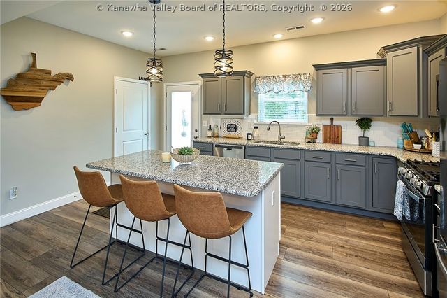 285 Steve Circle, Hurricane, WV 25526