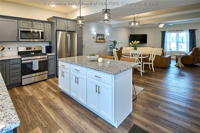 285 Steve Circle, Hurricane, WV 25526