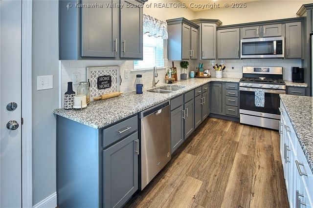 285 Steve Circle, Hurricane, WV 25526