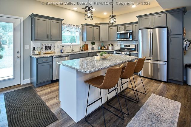 285 Steve Circle, Hurricane, WV 25526