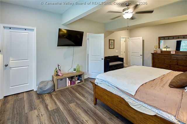 285 Steve Circle, Hurricane, WV 25526