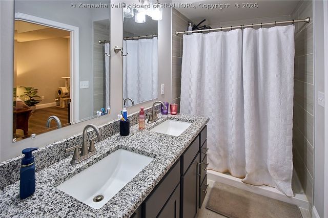 285 Steve Circle, Hurricane, WV 25526