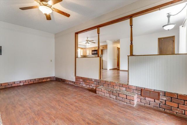 3328 S Chase, Wichita, KS 67217
