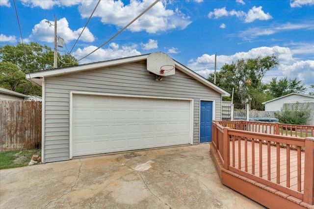 3328 S Chase, Wichita, KS 67217