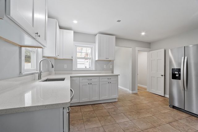 43 High St, Leominster, MA 01453
