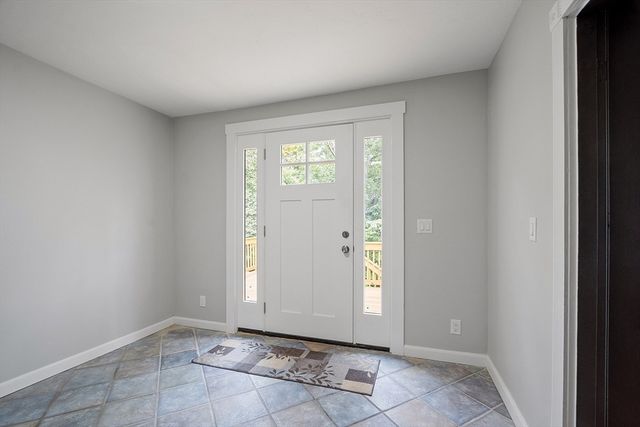 43 High St, Leominster, MA 01453