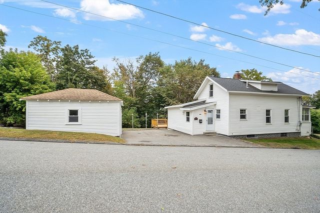 43 High St, Leominster, MA 01453