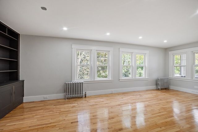 43 High St, Leominster, MA 01453