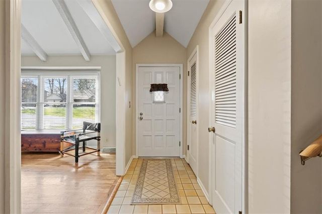 7916 W 98th Terrace, Overland Park, KS 66212